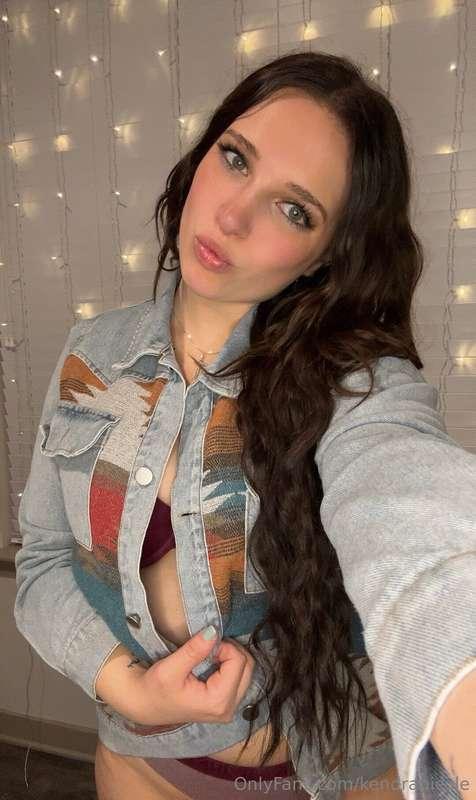 Pretty, yeah I know. Tell me something I don't know👀