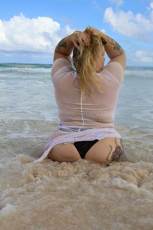 Like if you wanna enjoy some vacation with me 😈
