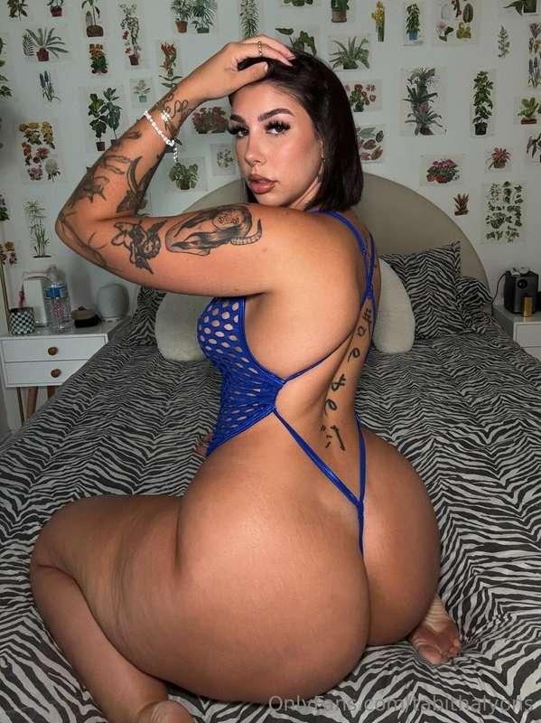 @scarlettrayxo the Aussie bombshell with a backside that bre..