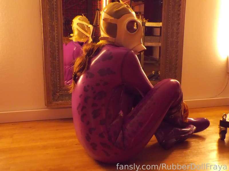 rubberdollfraya image #1