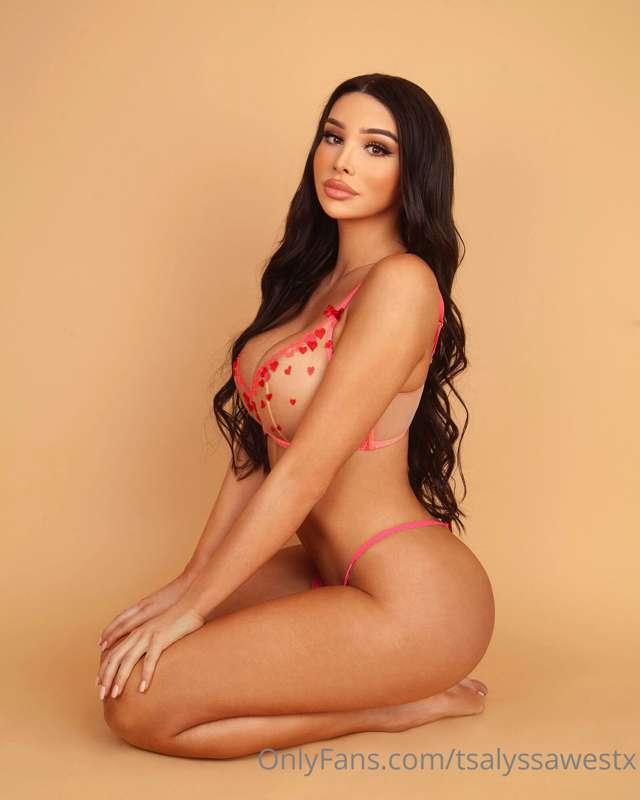 Something to make your day sexy 🥵