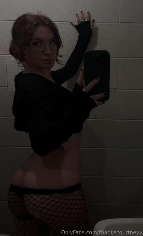 10% off and free dick rate on my main when you subscribe, DM..