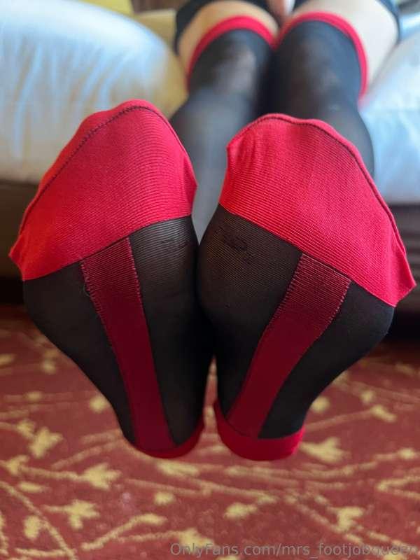 mrs_footjobqueen image #4