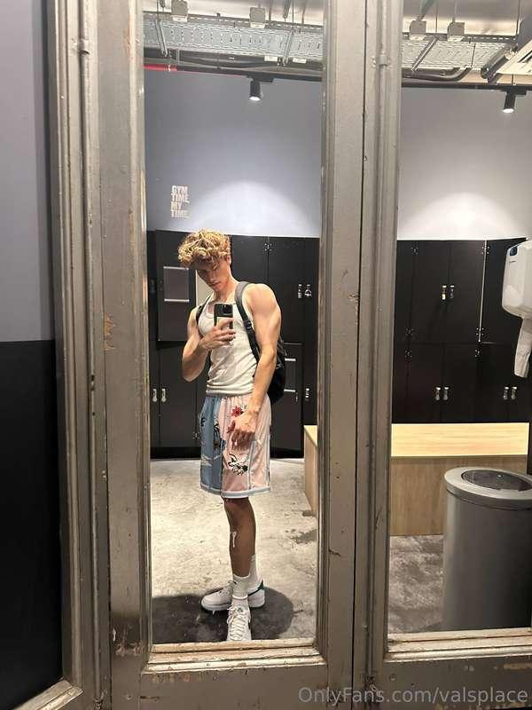 Hey, I think I need to build muscle... or not?😋