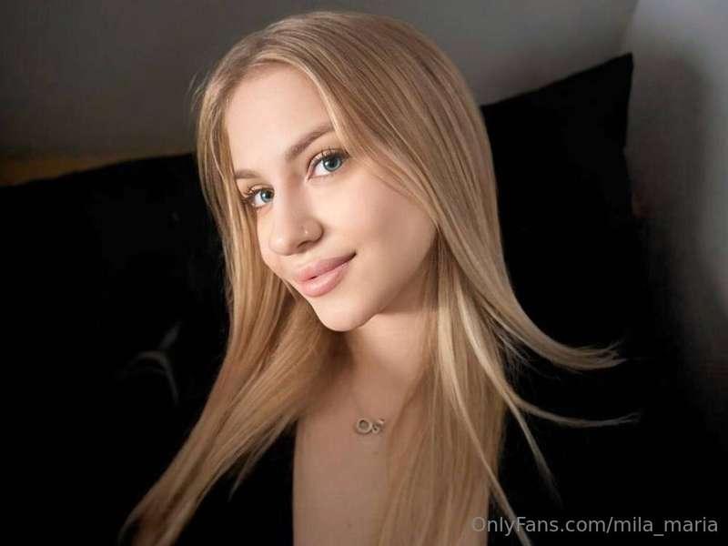 🥰Free subscription @sindy_haze 🥰 This cutie with angelic fac..