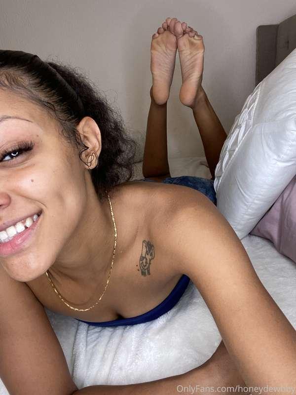 It’s the wrinkles for me 👣💁🏽‍♀️😝