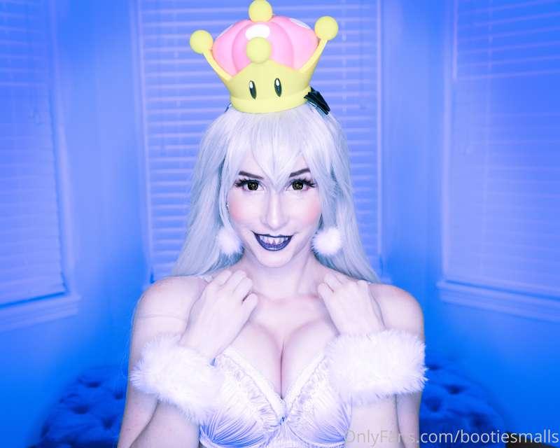 It's fully spooky season and I'm getting a lot ready for you..