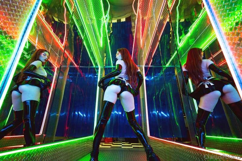 The mirror is the real MVP am I right??