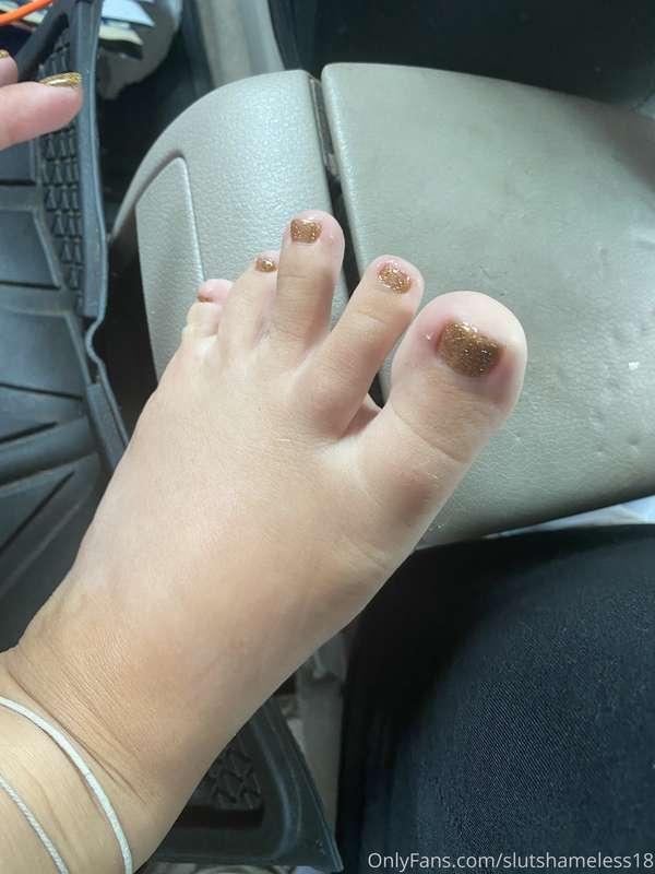 Where are my feet lovers at?!!😜😜😜