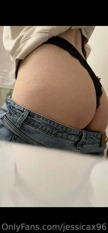 If you like 🍑🕳️ you really need to see the video this still ..