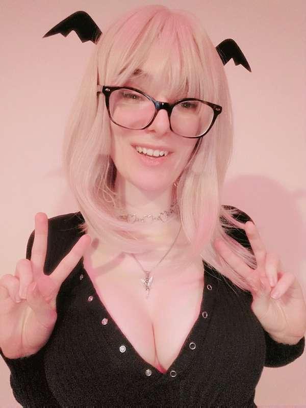 Happy womens day! Celebrate with me by letting me drain you ..
