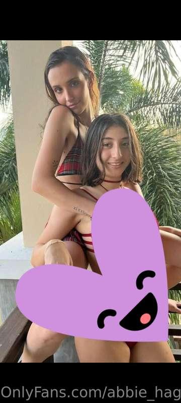 Check your pms to see my first girl on girl content hehe 😈