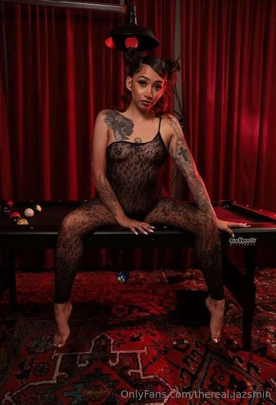 I need all my subs to follow my new insta 
@thereal.jazsminx..
