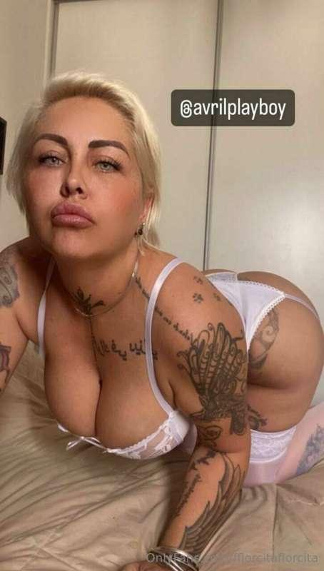 THE LOOKS OF ANGEL 👼🏻 THE SLUTTINESS OF A LITTLE DEVIL 😈

SH..