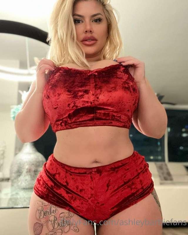 Morning tease I’m just waking up for you 😉