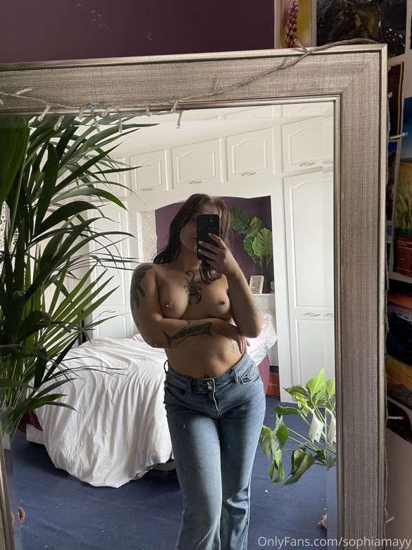 2 weeks until my birthday, I hope you treat me 😈