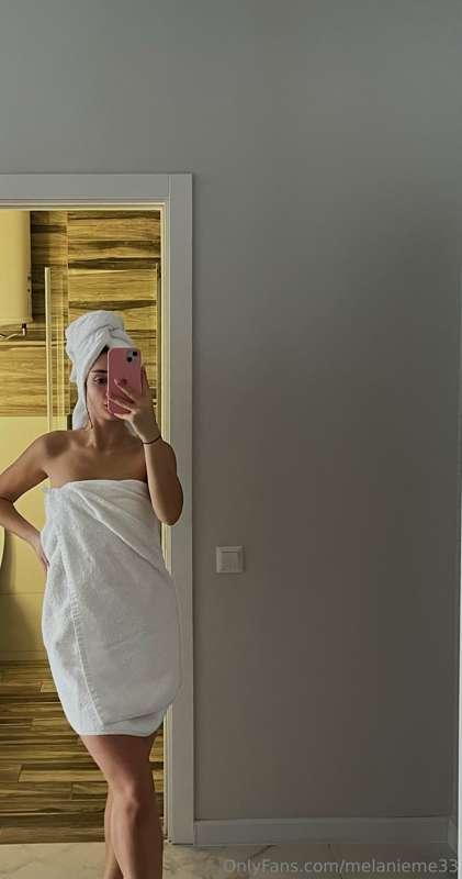 I enjoy the freshness 🧖‍♀️ and beauty after a relaxing showe..