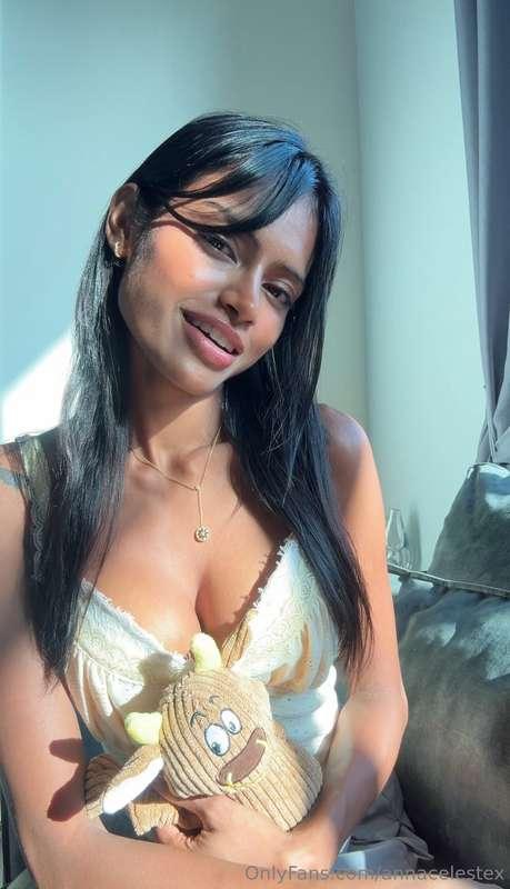 what’s on your mind 😏 lmk here https://onlyfans.com/annacele..