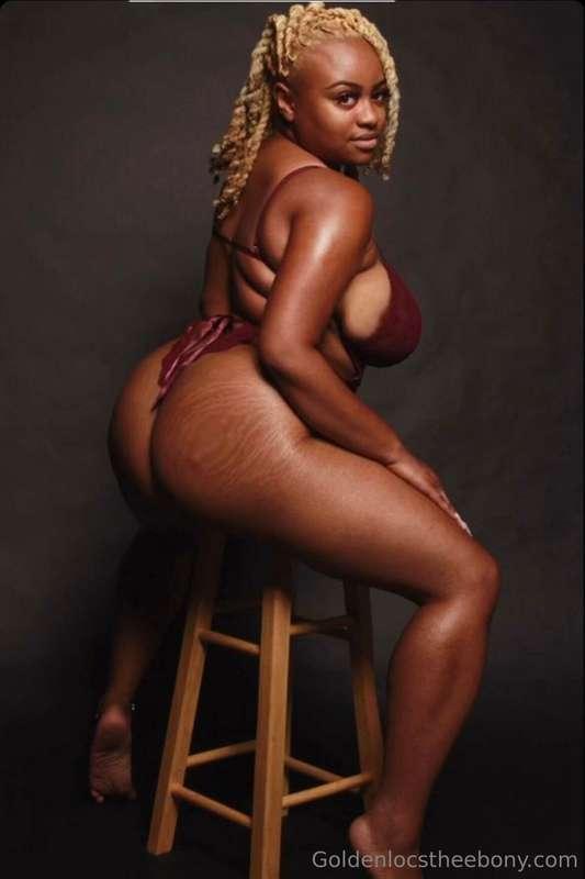 A goldenhoneyslut 🤤