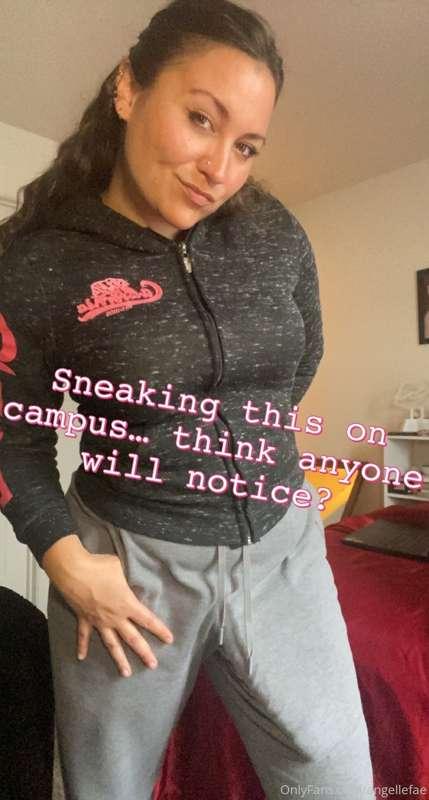 Someone suggested grey sweatpants 😏