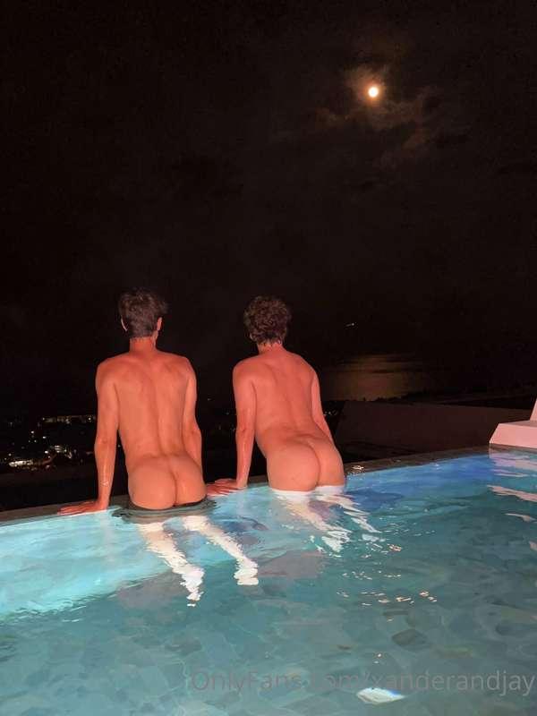 moon lit pics ⚪️