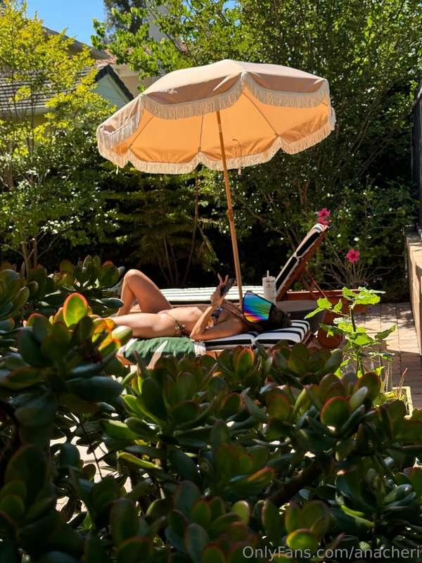 Actual footage of me checking my DMs 😎 IYKYK 💌