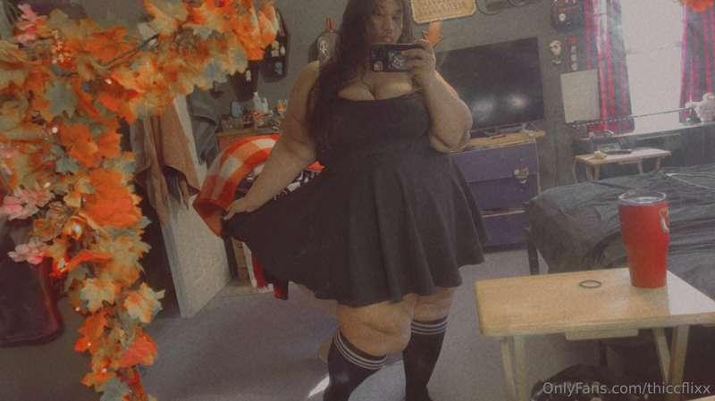 Spoil me and treat me like the princess that I am!! UwU