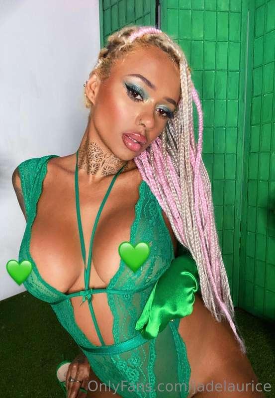 Juiceyyyyy 🍉 check your messages ..