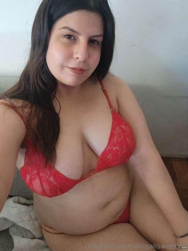 A video for bellybutton lovers 😍😋 i play with my finger and ..