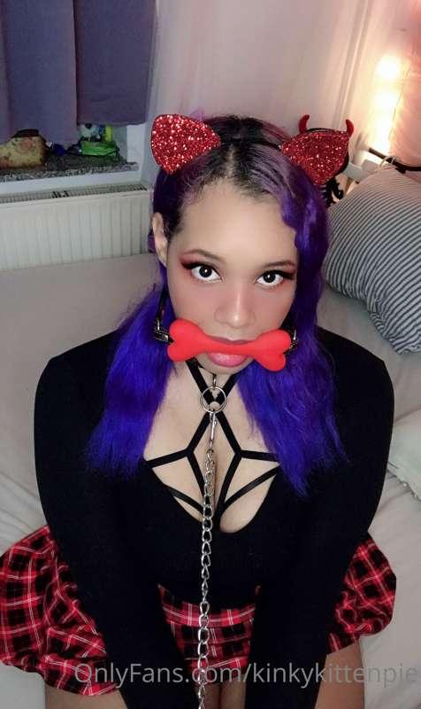 Tell me I’m a good Kitty, Master 🐱😽