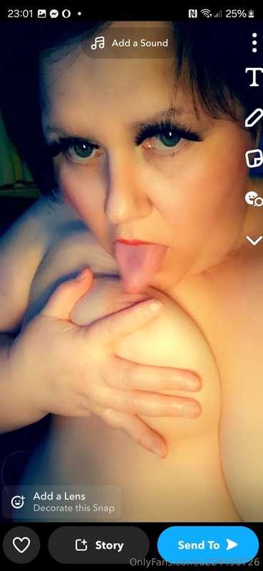 Oh baby. Why don't u suck my tit for me?