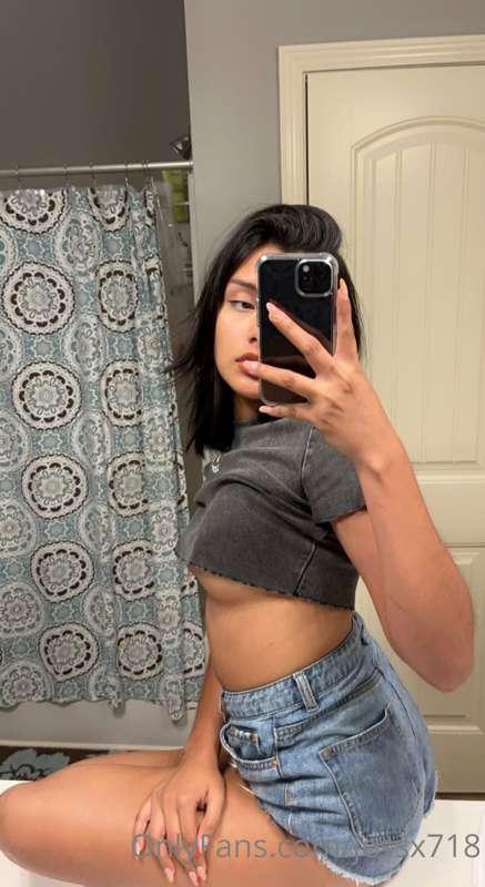 Do you guys like my outfit today?
