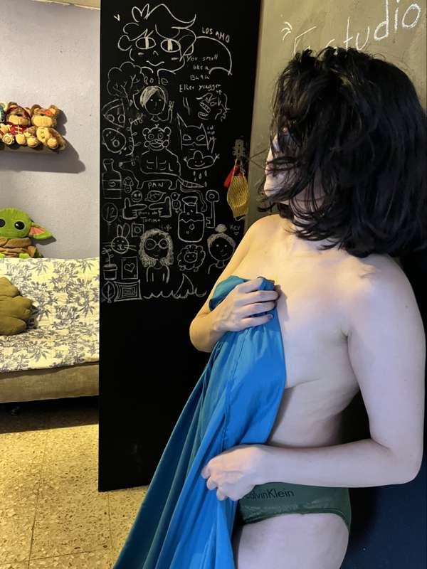 Semi naked 