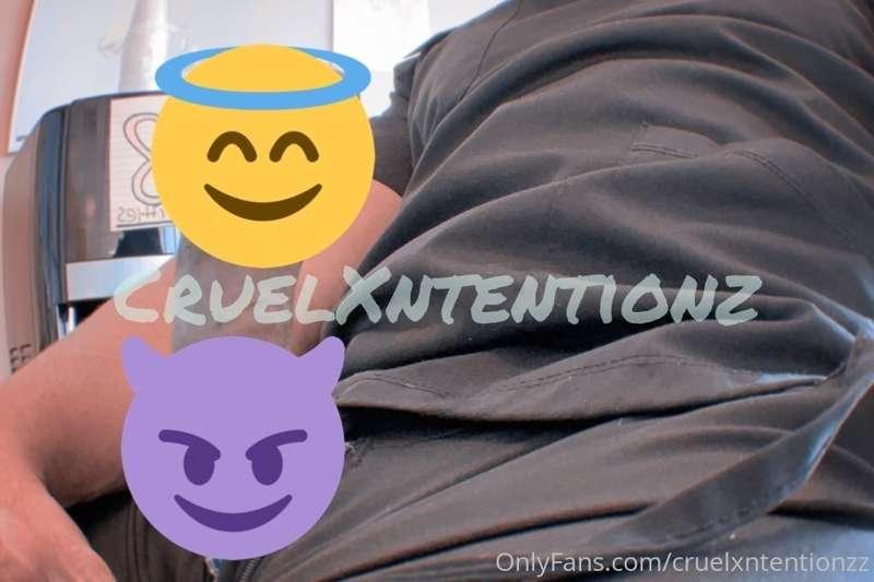 You want the tip/shaft? Or the Base/ balls?? 👀

Reply/ parti..