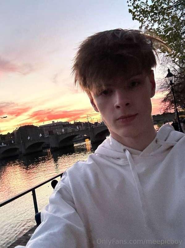 I think you should enjoy this sunset with me 🥰🌅