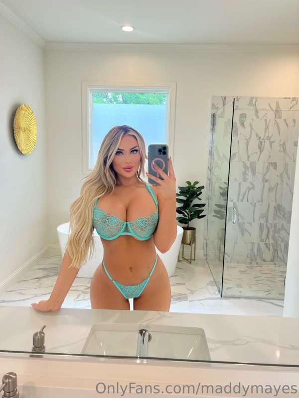 I wanna know all the things you can do to me in this bathroo..