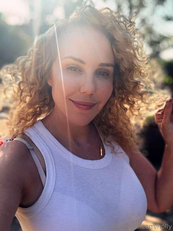 Hey baby! Come play on my VIP site! Onlyfans.com/hollyrandal..