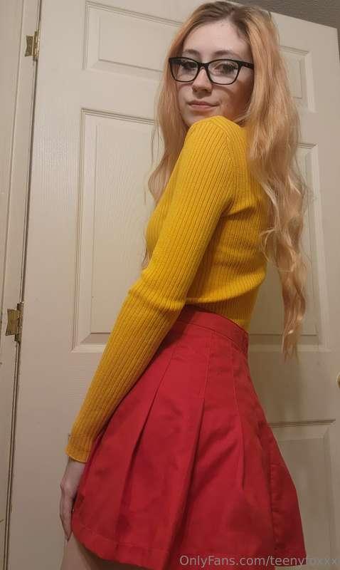 Velma ❤️ Recreating my fav cosplay and showing off my ass (S..