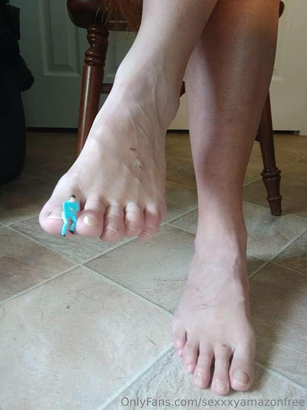 Tiny slaves happily take good care of my feet and are reward..