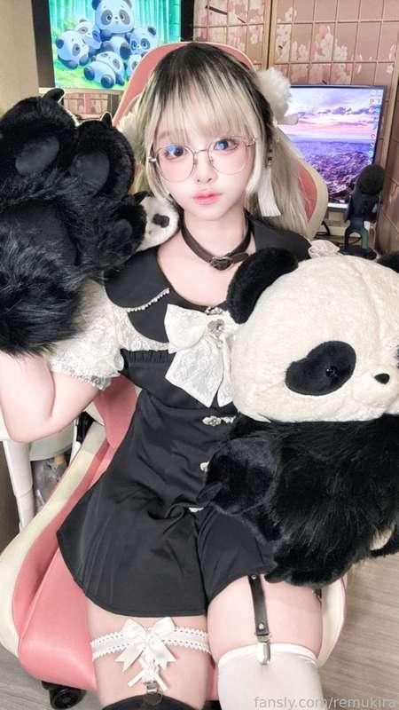 Do you like pandas?🐼🖤
ชอบหมี..แฟนด้าไหมคะ

#cosplay #thicc