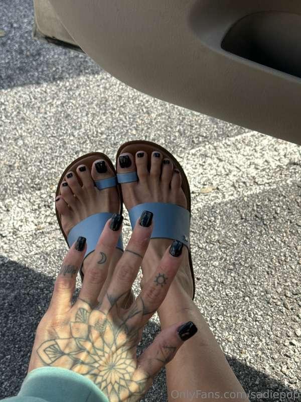 Only fans saw it first! Fresh mani pedi baby