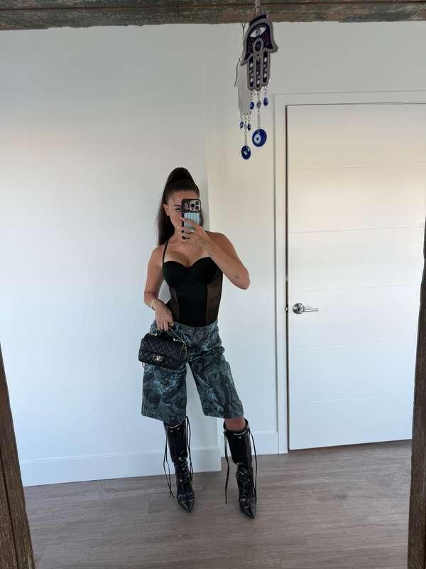 rate the fit… or just stare, I don’t mind 😏