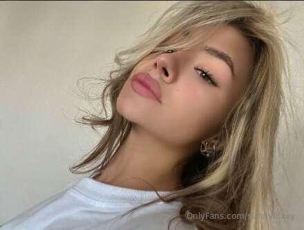 💗 Subscribe FREE only NOW 💗 

🍒 @ilona_candy just turned 18,..