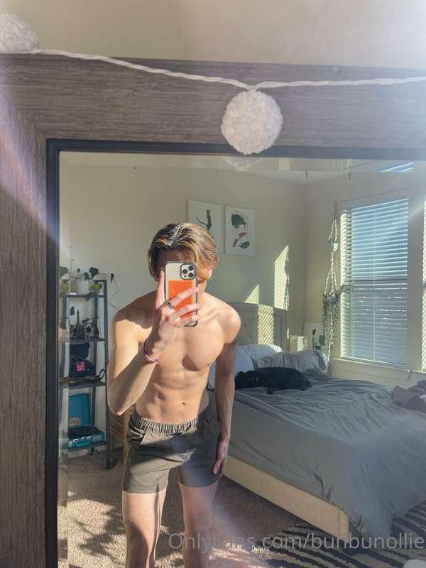 Sunni boi cumming at ya🌞💦