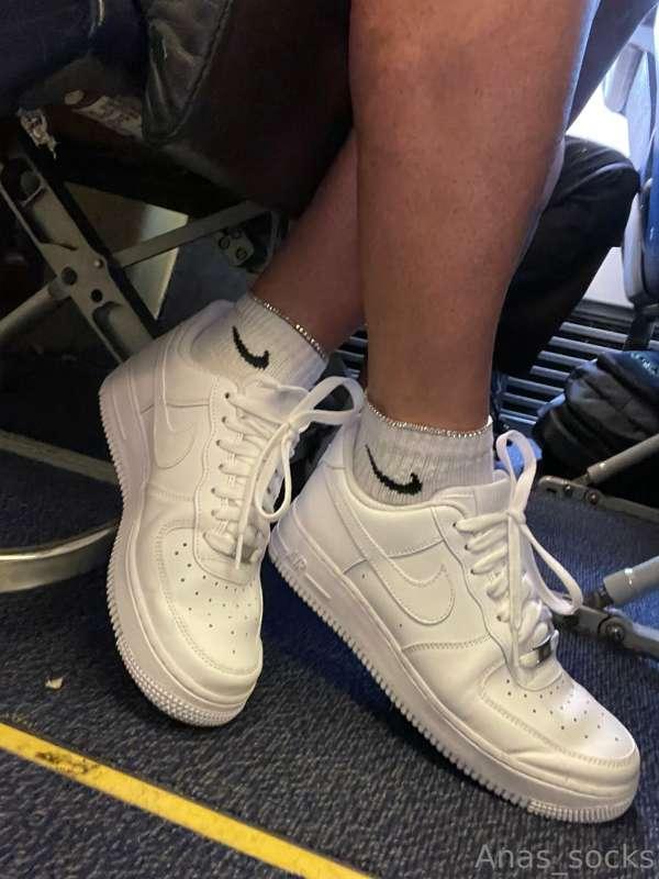 On the plane to somewhere hot 🥵