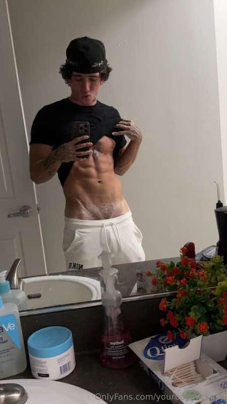 GOING LIVE TONIGHT😈😈10pm est. dont miss out👀😘