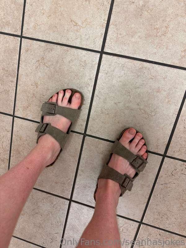 7ft giant Pedicure!🤩 the guy said it was the biggest feet he..