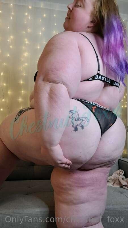 chestnut_foxx image #3