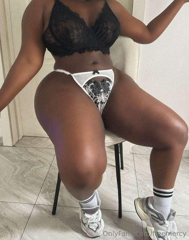 CHECK OUT THIS THICK CURVY SLUT FOR FREE 👇🏼https://onlyfans...