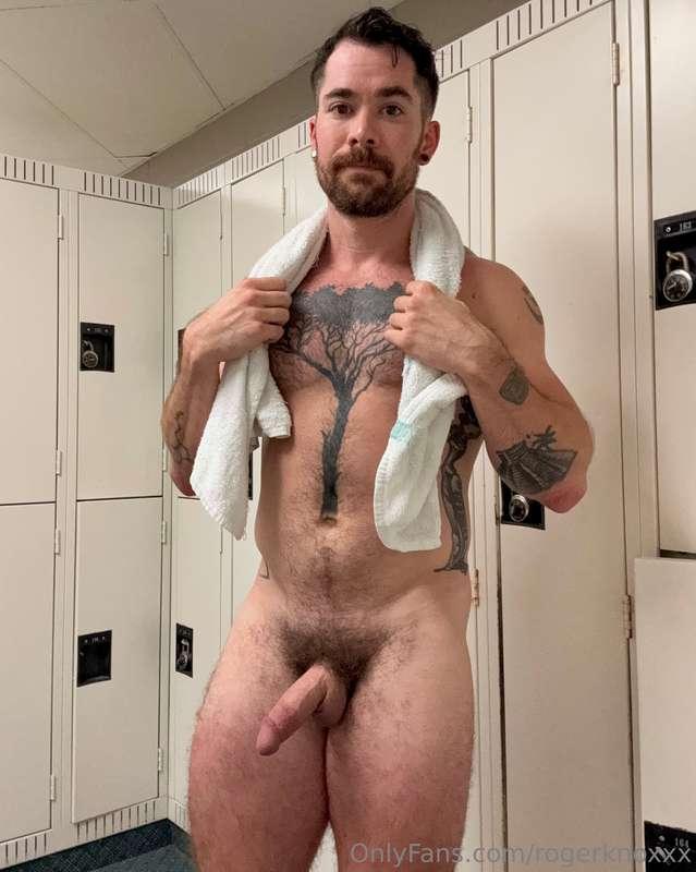 I had a sexy dream last night where I was watching a muscle ..